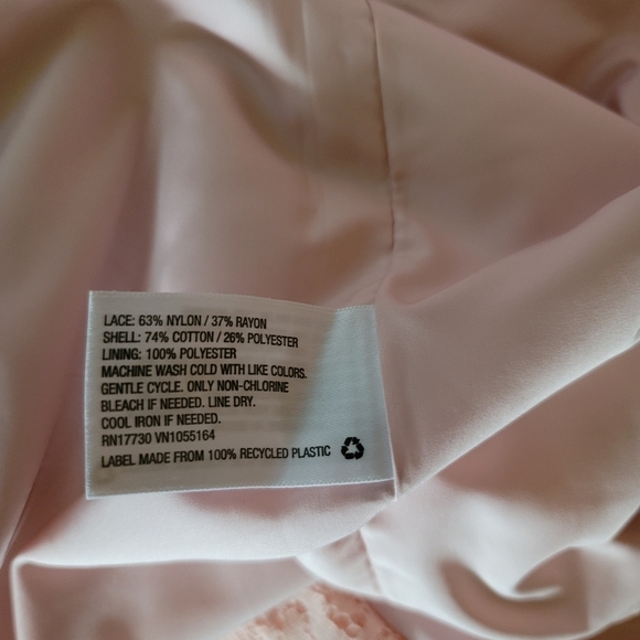 Adorable pale pink peplum dress. Size 4. Worn once. - Picture 4 of 4